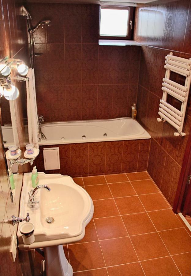 Tsaghkunq Guest House Севан Номер фото